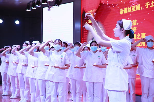 学院举行第110个国际护士节庆祝活动